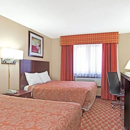 Hotel Super 8 By Wyndham Long Island Lga 2*