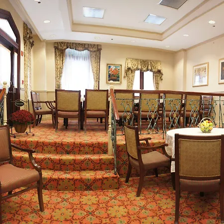 Hotel The Street 3*