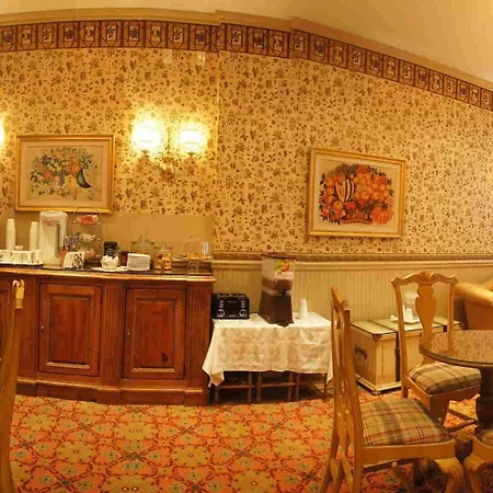 Hotel The Street 3*