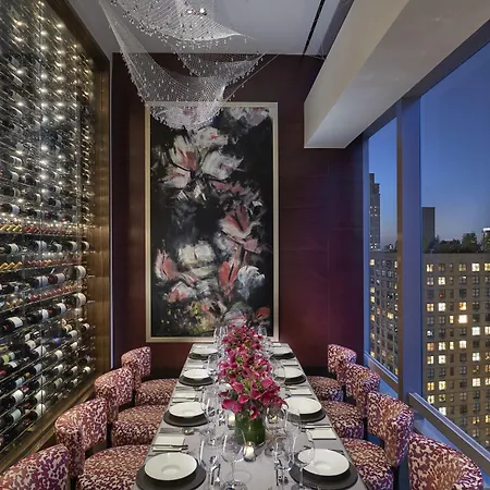 Mandarin Oriental, Hotel