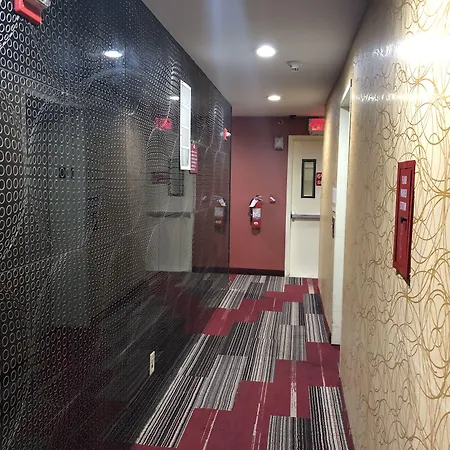 Days Brooklyn Hotel 2*