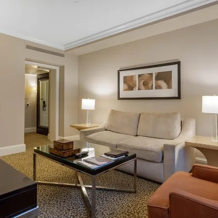 Hotel Omni Berkshire Place New York