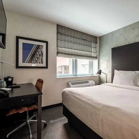 Solita Soho 3*