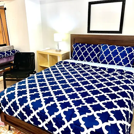 Private 2 Bedroom With Private Backyard In Lic !!! * New York
