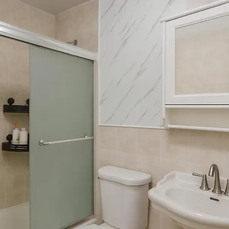 Apartment 3br & 2bath Bronx Stay-private Suite-parking