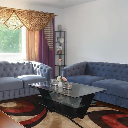 Apartment 3br & 2bath Bronx Stay-private Suite-parking *