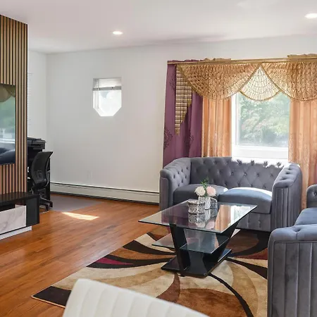 3br & 2bath Bronx Stay-private Suite-parking Apartment