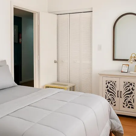 3br & 2bath Bronx Stay-private Suite-parking Apartment *