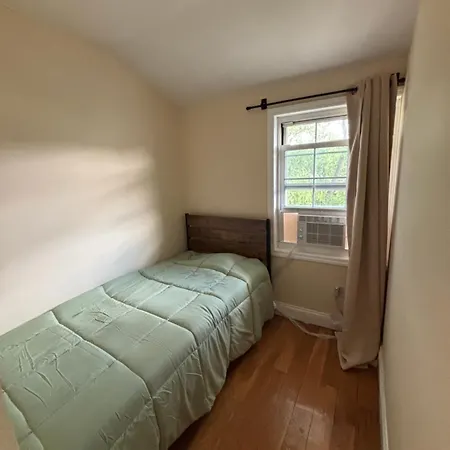 Holiday home Cozy Queens Escape