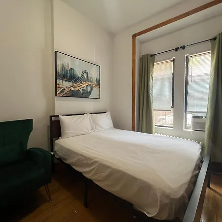 Tempo Times Square Apartment