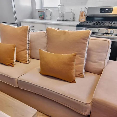 Spacious 3bedroom With Ac Near Mccarren Park Brooklyn Apartment