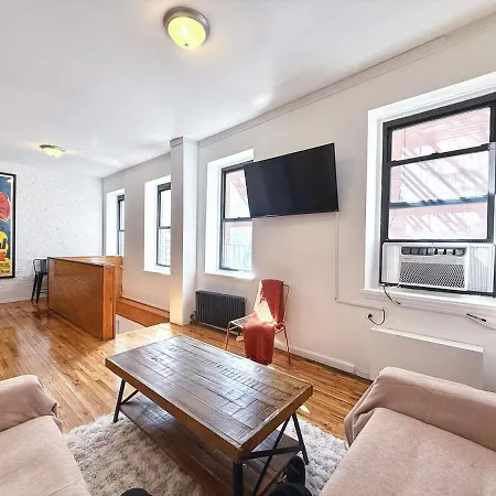 Heritage Family Dream Duplex & Backyard Apartment *