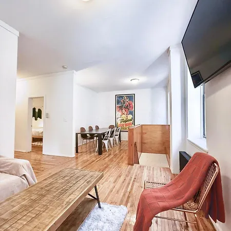 Heritage Family Dream Duplex & Backyard Apartment