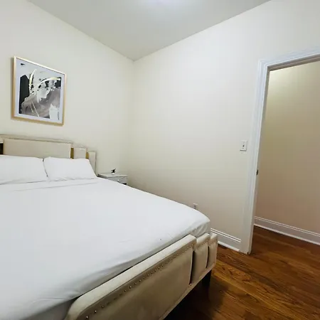 Park Plaza Apartment *