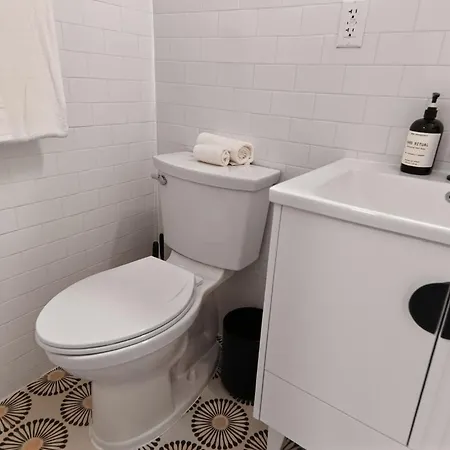 Spacious 3bedroom With Ac Near Mccarren Park Brooklyn * New York