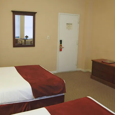 Hotel St. 2*