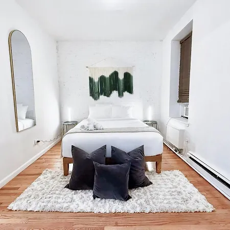 Heritage Family Dream Duplex & Backyard