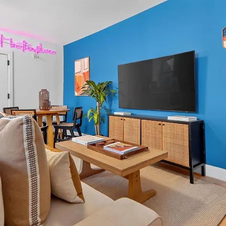 Spacious 3bedroom With Ac Near Mccarren Park Brooklyn