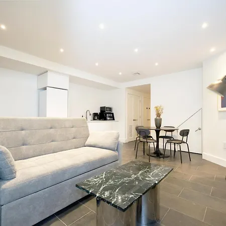 Newly Renovated 2br W Backyard * New York