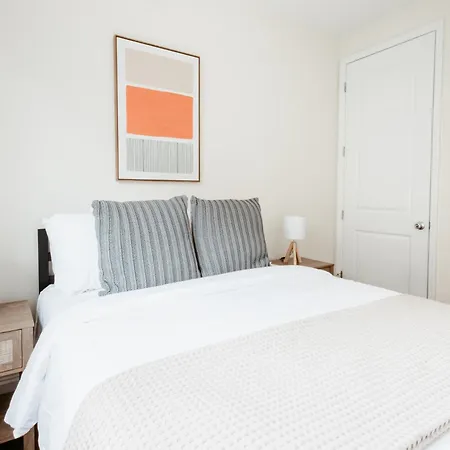 Spacious 3br Upper West Side - Steps From Park New York