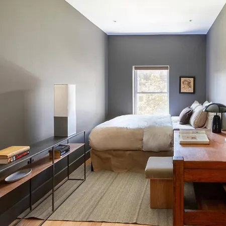 Massive Nyc Brownstone Wpatio Apartment