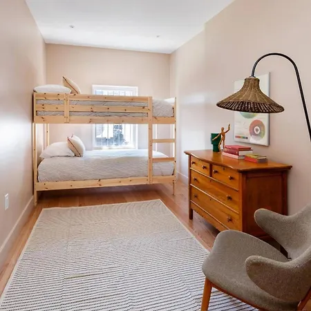 Massive Nyc Brownstone Wpatio Apartment New York