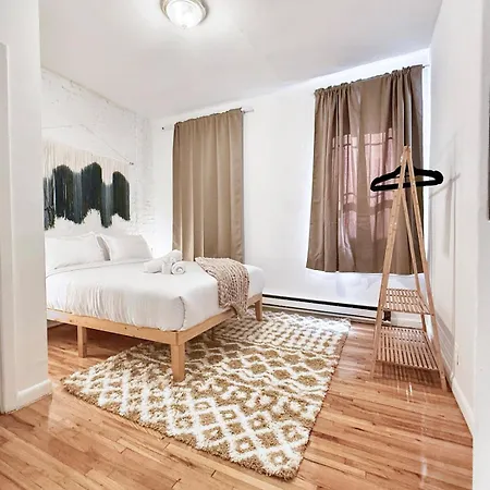 Heritage Family Dream Duplex & Backyard Apartment New York