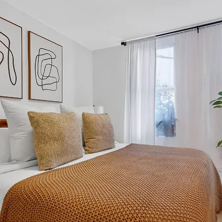 Apartment Spacious 3bedroom With Ac Near Mccarren Park Brooklyn