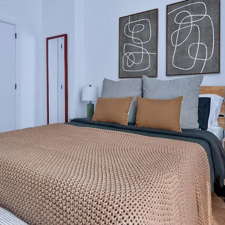 Spacious 3bedroom With Ac Near Mccarren Park Brooklyn Apartment