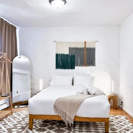 Heritage Family Dream Duplex & Backyard Apartment *