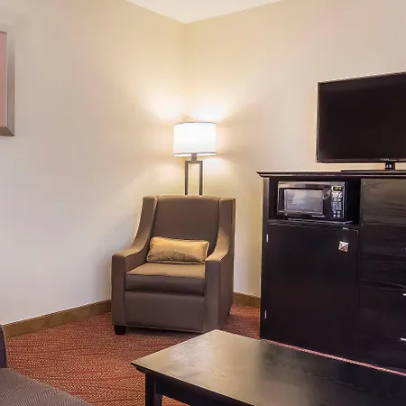 Comfort & Laguardia Airport Hotel 4*