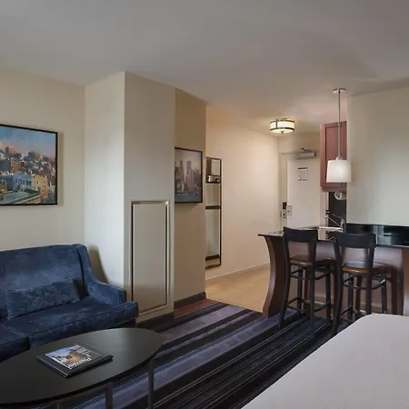 Hotel By Marriott Manhattan/times Square 4*