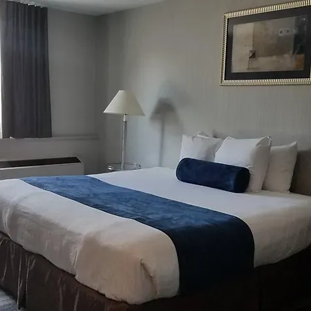 Marco Laguardia & Hotel 3*