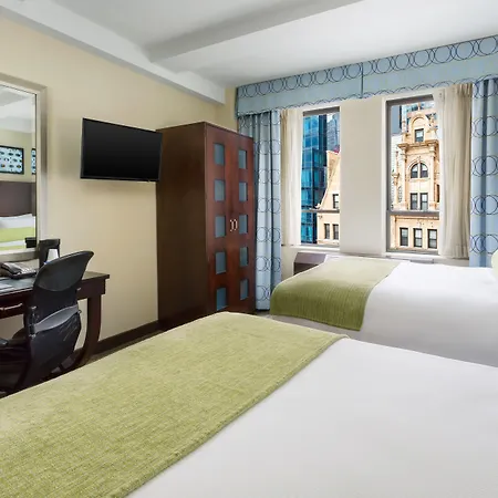 Aura Times Square 4*