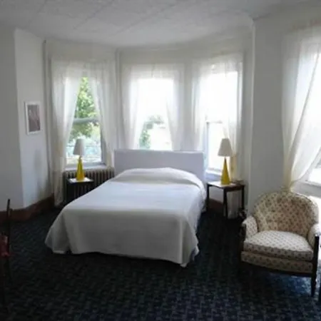 Bed & Breakfast Pl And Gallery