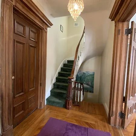 Pl And Gallery Bed & Breakfast
