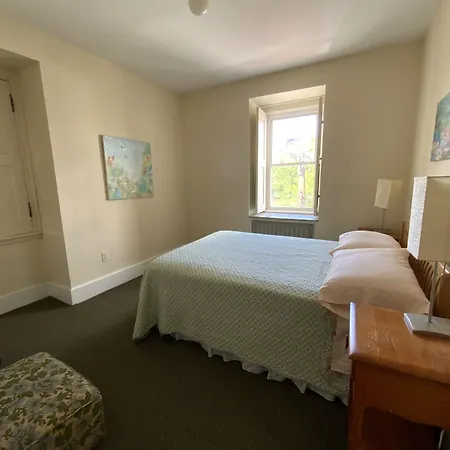 Pl And Gallery Bed & Breakfast