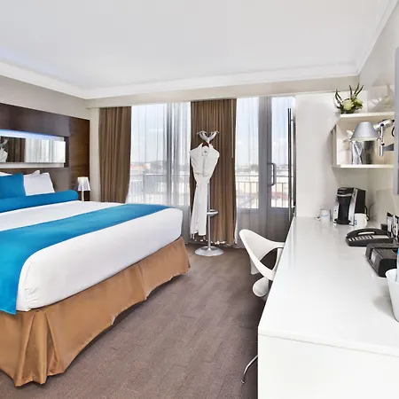 Le Bleu Hotel
