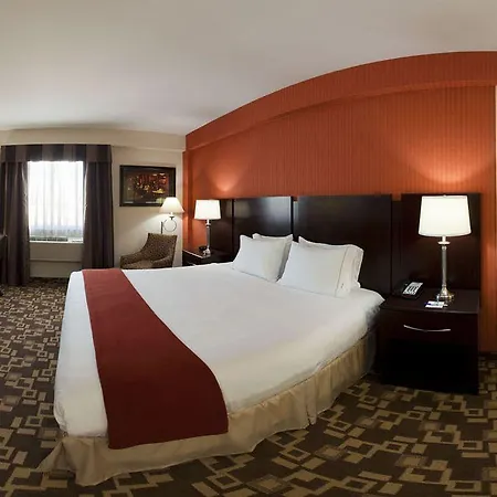 Express Maspeth By Ihg 2*