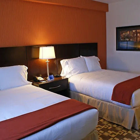 Express Maspeth By Ihg New York