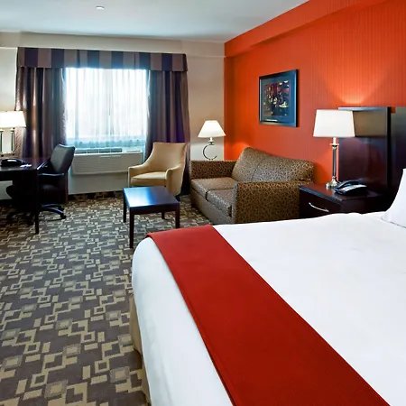 Express Maspeth By Ihg 2*