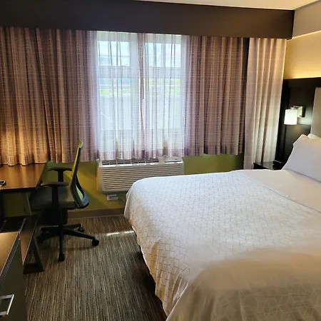 Express Maspeth By Ihg 2*