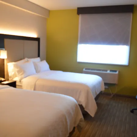 Express Maspeth By Ihg Hotel