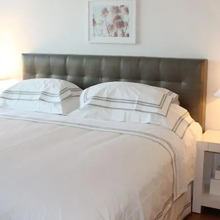 Impeccable Three Bedroom Midtown Apartment New York