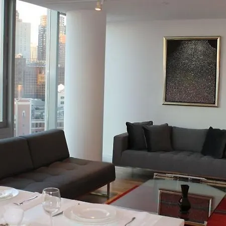 Impeccable Three Bedroom Midtown Apartment