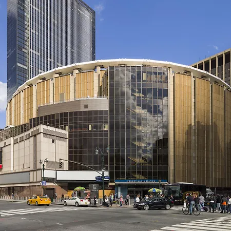 Express - Times Square By Ihg Hotel 3*