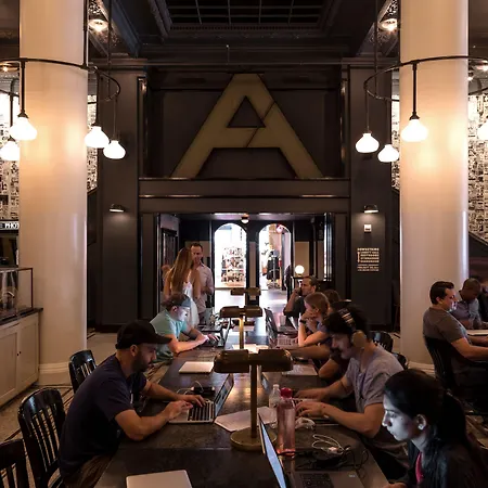 Hotel Ace 4*