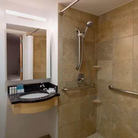 Hampton Manhattan - Times Square South 3*