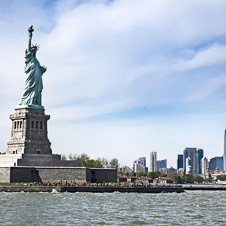 Hotel Hampton Manhattan - Times Square South 3*