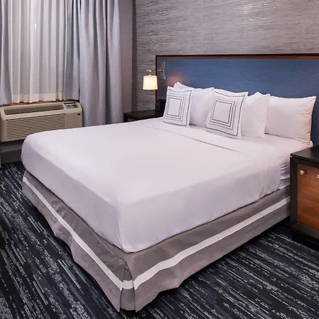 Hotel Fairfield & By Marriott Manhattan/times Square South 4*
